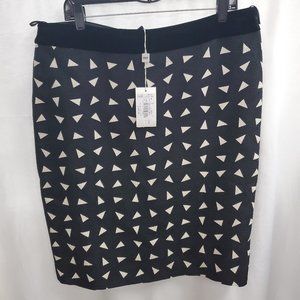 Armani Collezioni Women's Black/White Triangle Design Skirt Size 14